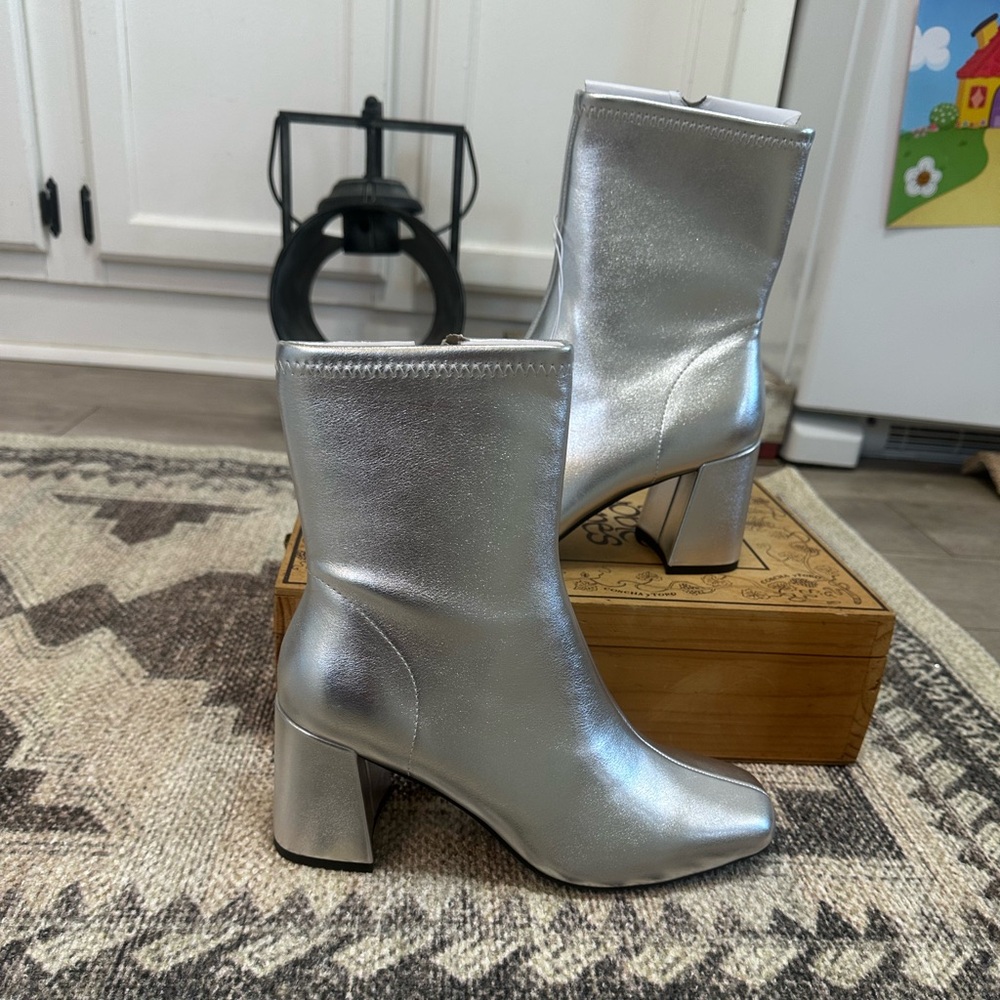 NEW A New Day Pippa Stretch Boots Women’s Size 6 NWT  Silver Ankle Boots - Picture 16 of 16